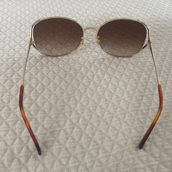 Gucci sunglasses with case, bag, cloth and authenticity card. - Picture 6 of 6